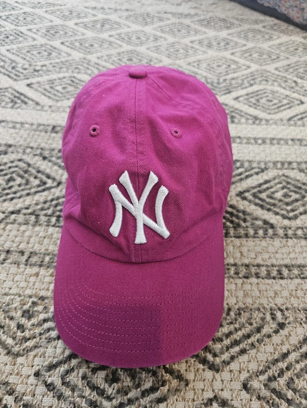 47 Brand Clean Up New York Yankees cap relaxed fit Loop closure One Size